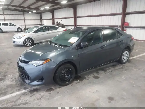 5YFBURHE4HP655894 2017 TOYOTA COROLLA - Image 2