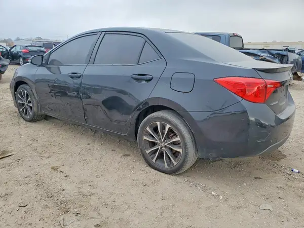 5YFBURHE4HP656477 2017 TOYOTA COROLLA - Image 2