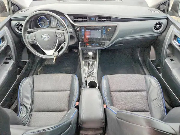 5YFBURHE4HP656639 2017 TOYOTA COROLLA - Image 8