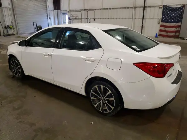 5YFBURHE4HP658231 2017 TOYOTA COROLLA - Image 2