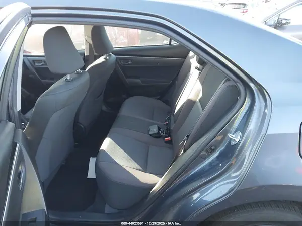 5YFBURHE4HP659010 2017 TOYOTA COROLLA - Image 8