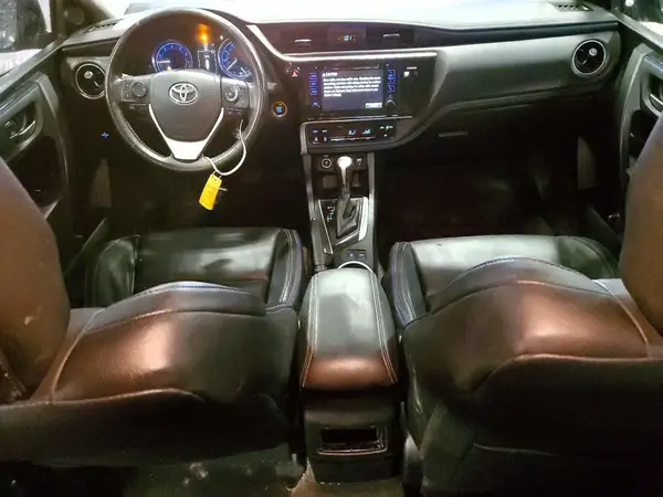 5YFBURHE4HP659363 2017 TOYOTA COROLLA - Image 8