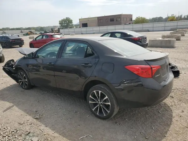 5YFBURHE4HP660481 2017 TOYOTA COROLLA - Image 2