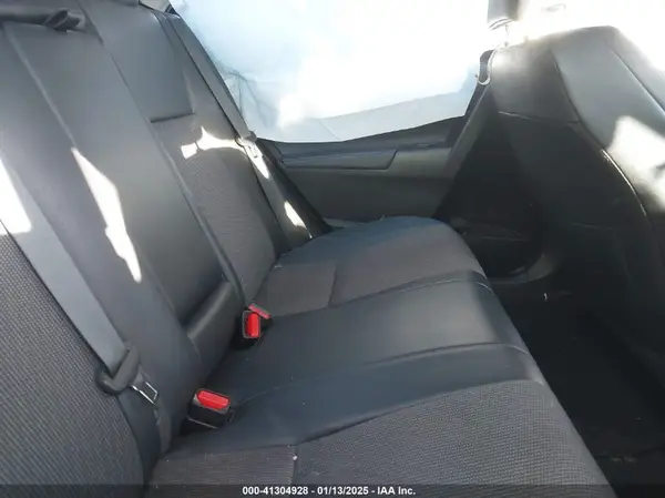 5YFBURHE4HP660500 2017 TOYOTA COROLLA - Image 8