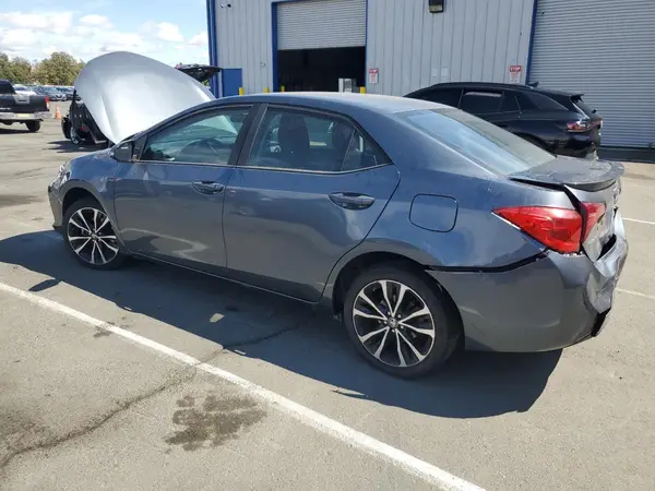 5YFBURHE4HP663252 2017 TOYOTA COROLLA - Image 2