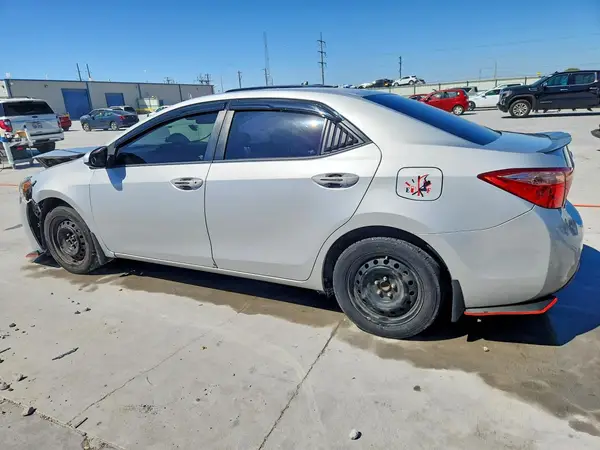 5YFBURHE4HP663672 2017 TOYOTA COROLLA - Image 2