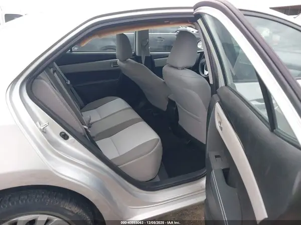 5YFBURHE4HP664403 2017 TOYOTA COROLLA - Image 8