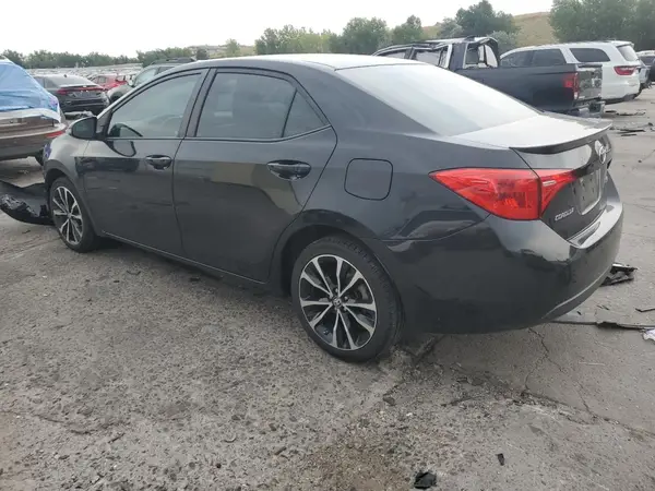 5YFBURHE4HP665079 2017 TOYOTA COROLLA - Image 2