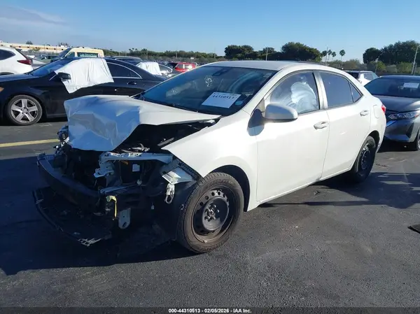 5YFBURHE4HP665616 2017 TOYOTA COROLLA - Image 2