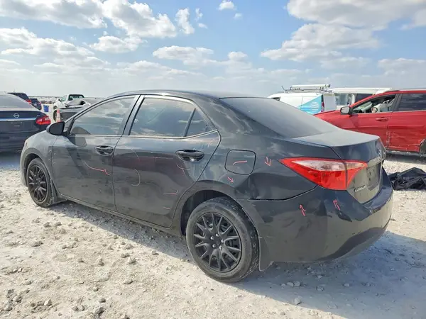 5YFBURHE4HP665826 2017 TOYOTA COROLLA - Image 2