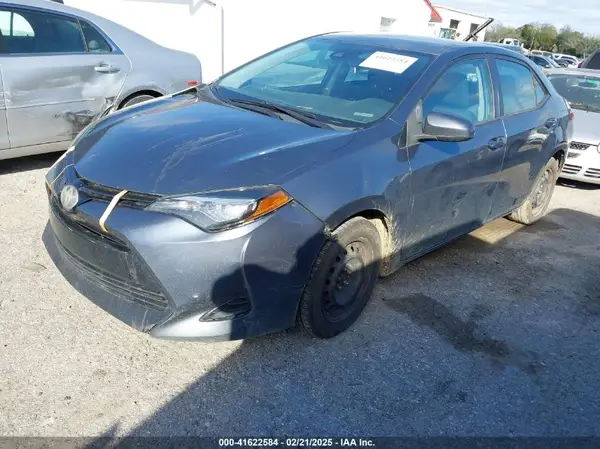 5YFBURHE4HP668015 2017 TOYOTA COROLLA - Image 2