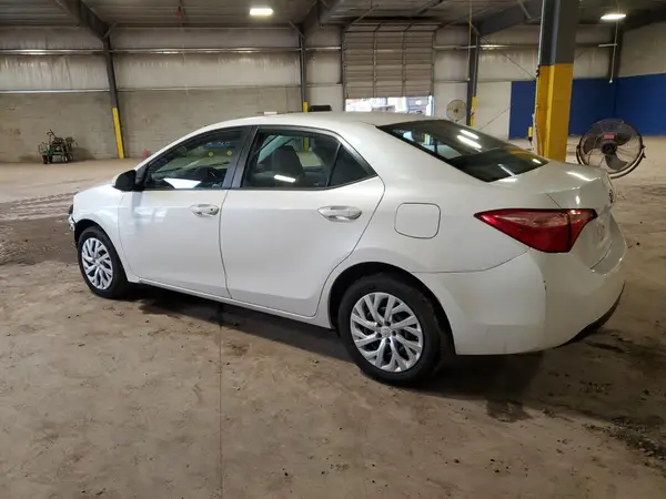 5YFBURHE4HP668158 2017 TOYOTA COROLLA - Image 2