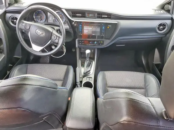 5YFBURHE4HP670248 2017 TOYOTA COROLLA - Image 8