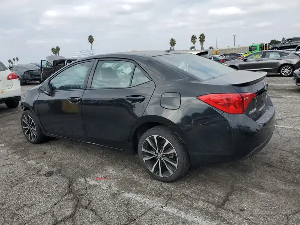 5YFBURHE4HP672503 2017 TOYOTA COROLLA - Image 2
