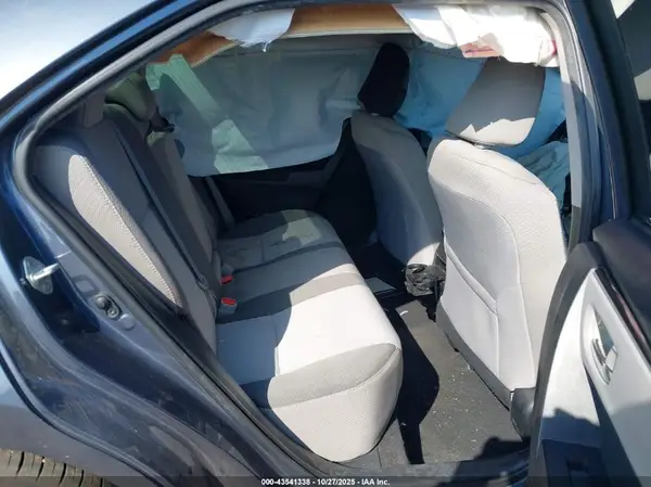 5YFBURHE4HP673327 2017 TOYOTA COROLLA - Image 8