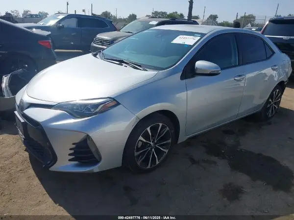 5YFBURHE4HP674266 2017 TOYOTA COROLLA - Image 2