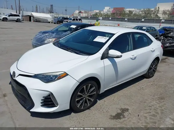 5YFBURHE4HP674655 2017 TOYOTA COROLLA - Image 2