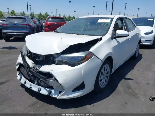 5YFBURHE4HP675062 2017 TOYOTA COROLLA - Image 2