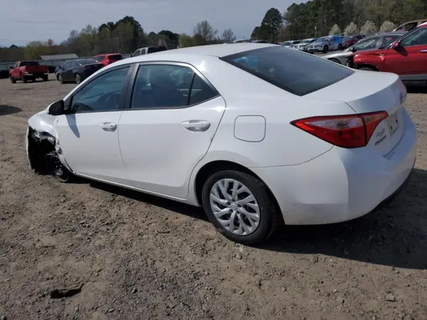 5YFBURHE4HP675109 2017 TOYOTA COROLLA - Image 2