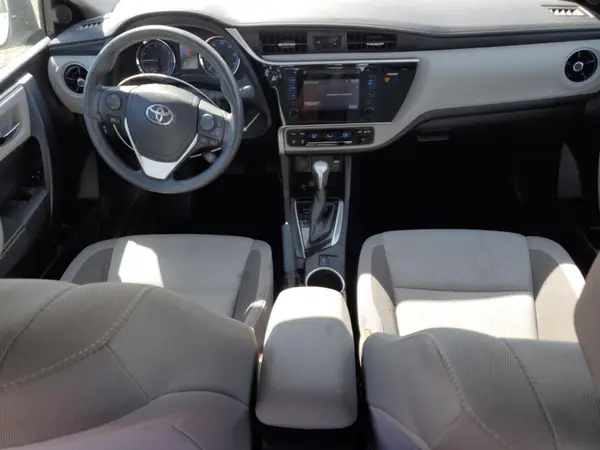 5YFBURHE4HP675109 2017 TOYOTA COROLLA - Image 8