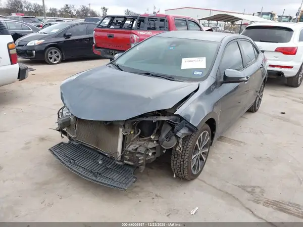 5YFBURHE4HP675840 2017 TOYOTA COROLLA - Image 2
