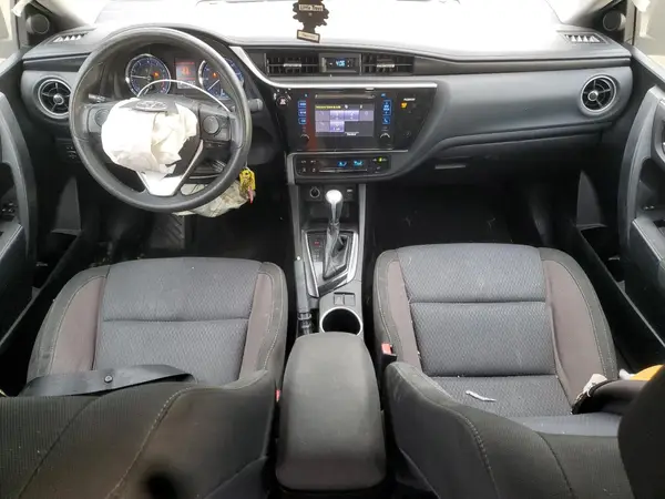 5YFBURHE4HP675885 2017 TOYOTA COROLLA - Image 8