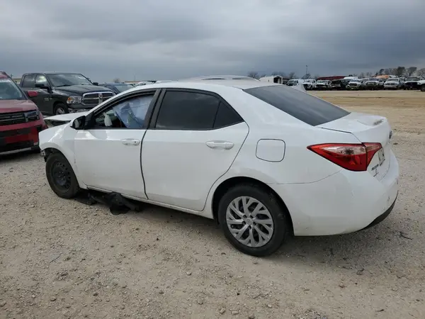5YFBURHE4HP676552 2017 TOYOTA COROLLA - Image 2