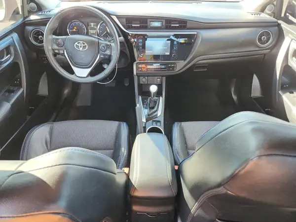 5YFBURHE4HP677331 2017 TOYOTA COROLLA - Image 8