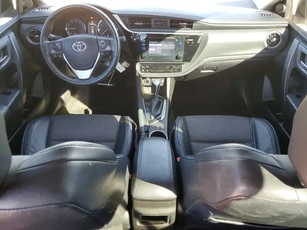 5YFBURHE4HP677684 2017 TOYOTA COROLLA - Image 8