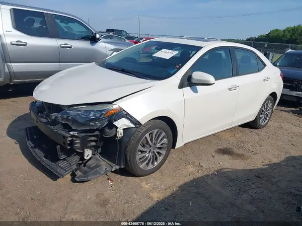 5YFBURHE4HP681086 2017 TOYOTA COROLLA - Image 2