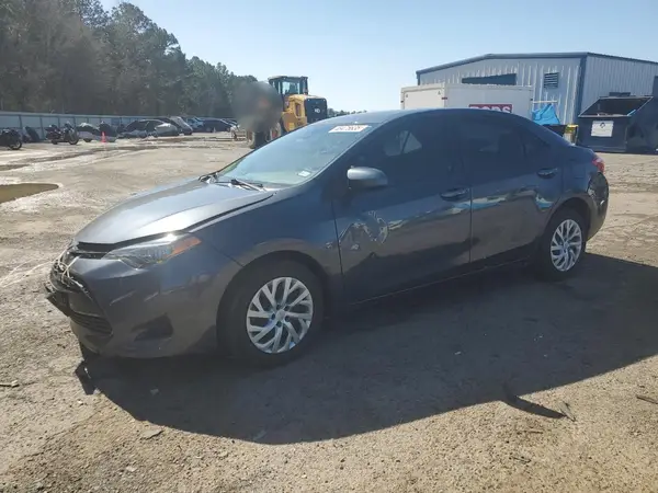 5YFBURHE4HP682139 2017 TOYOTA COROLLA - Image 1