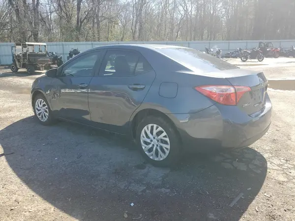 5YFBURHE4HP682139 2017 TOYOTA COROLLA - Image 2