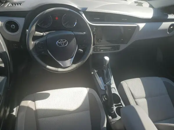 5YFBURHE4HP682139 2017 TOYOTA COROLLA - Image 8