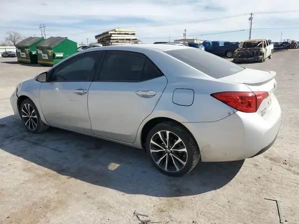 5YFBURHE4HP683579 2017 TOYOTA COROLLA - Image 2