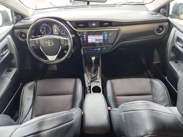 5YFBURHE4HP684800 2017 TOYOTA COROLLA - Image 8