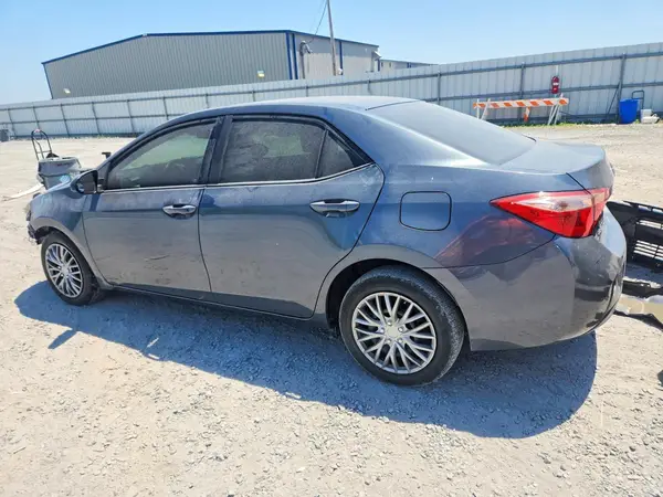 5YFBURHE4HP685574 2017 TOYOTA COROLLA - Image 2
