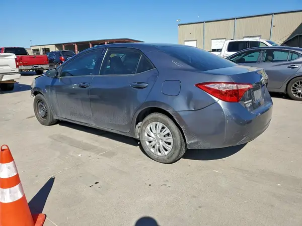 5YFBURHE4HP687647 2017 TOYOTA COROLLA - Image 2