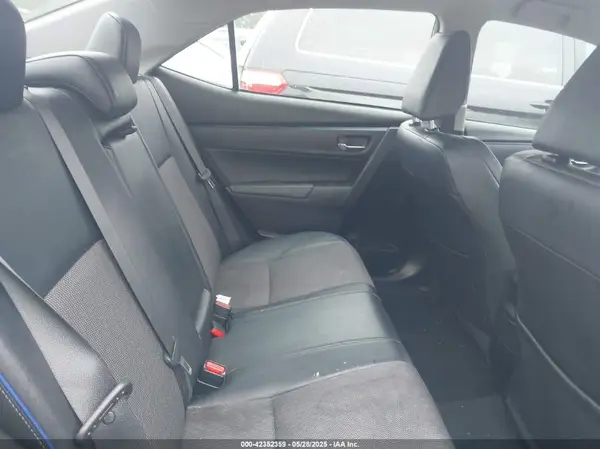 5YFBURHE4HP689768 2017 TOYOTA COROLLA - Image 8