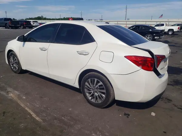 5YFBURHE4HP689978 2017 TOYOTA COROLLA - Image 2