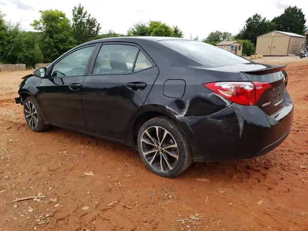 5YFBURHE4HP690452 2017 TOYOTA COROLLA - Image 2