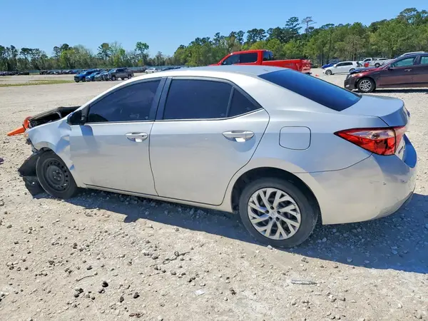 5YFBURHE4HP694596 2017 TOYOTA COROLLA - Image 2