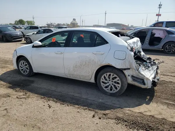 5YFBURHE4HP695120 2017 TOYOTA COROLLA - Image 2