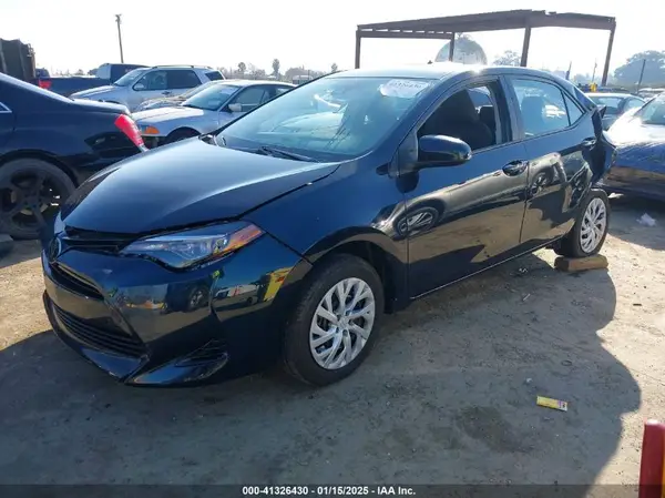 5YFBURHE4HP695294 2017 TOYOTA COROLLA - Image 2