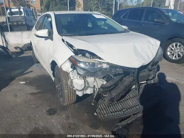 5YFBURHE4HP695389 2017 TOYOTA COROLLA - Image 1