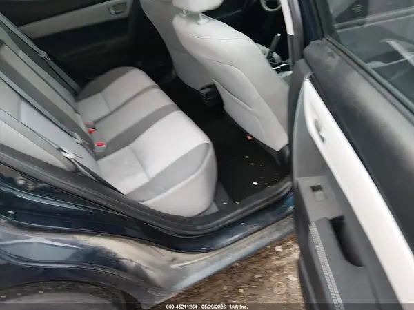 5YFBURHE4HP696817 2017 TOYOTA COROLLA - Image 8