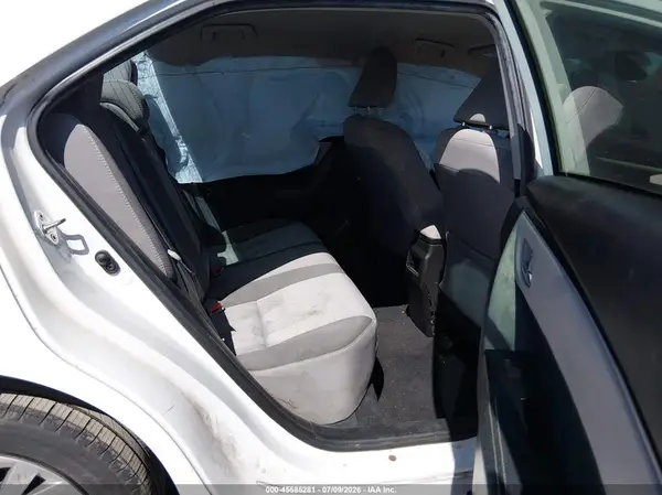 5YFBURHE4HP698955 2017 TOYOTA COROLLA - Image 8