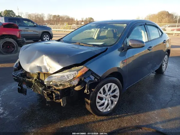 5YFBURHE4HP700011 2017 TOYOTA COROLLA - Image 2