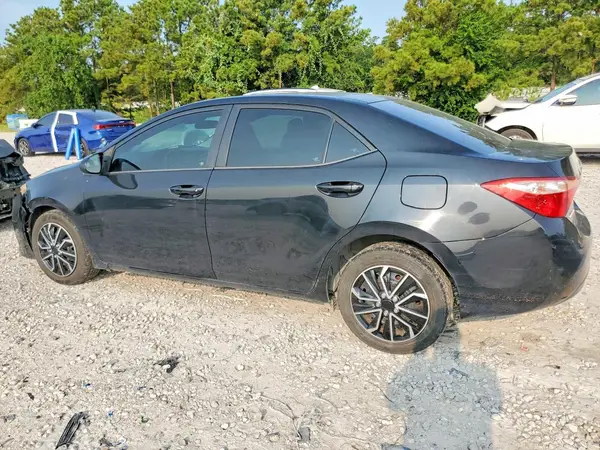 5YFBURHE4HP700204 2017 TOYOTA COROLLA - Image 2