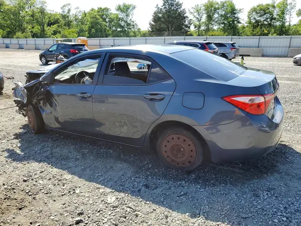 5YFBURHE4HP700347 2017 TOYOTA COROLLA - Image 2