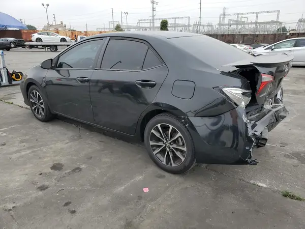 5YFBURHE4HP700901 2017 TOYOTA COROLLA - Image 2